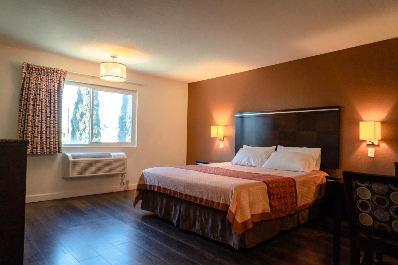 Maywood Inn Dış mekan fotoğraf