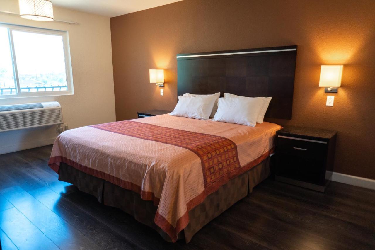 Maywood Inn Dış mekan fotoğraf
