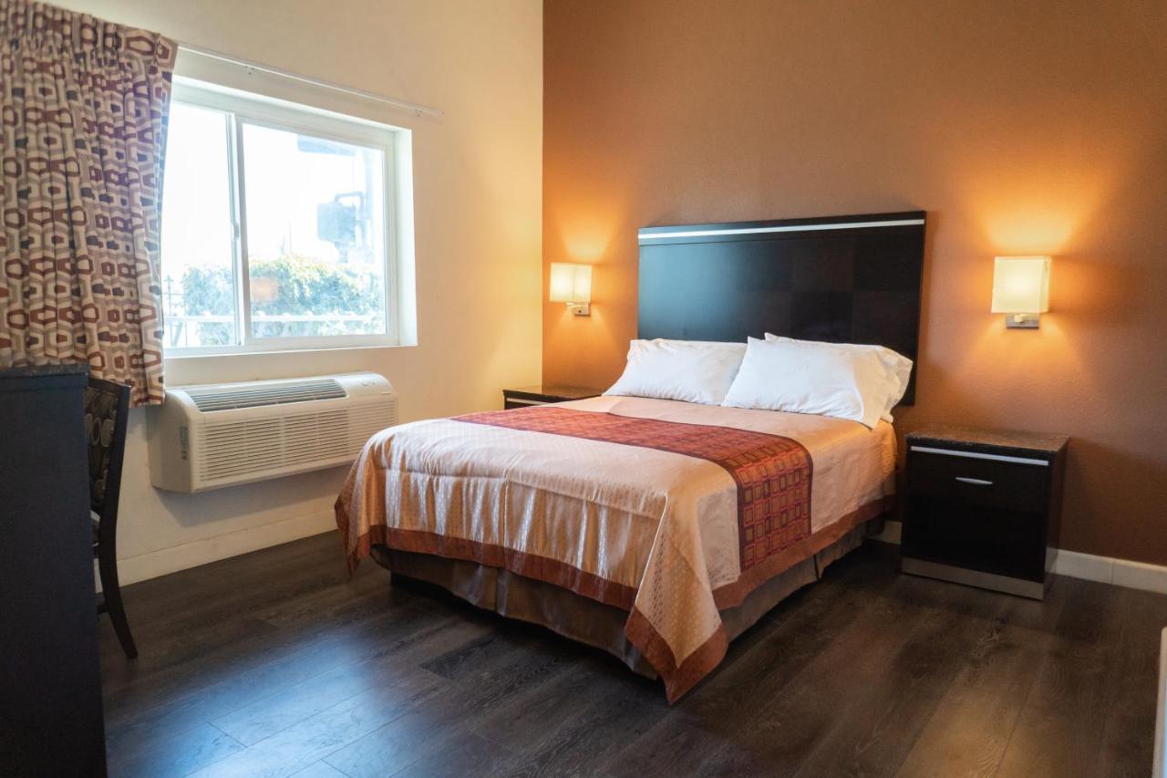 Maywood Inn Dış mekan fotoğraf