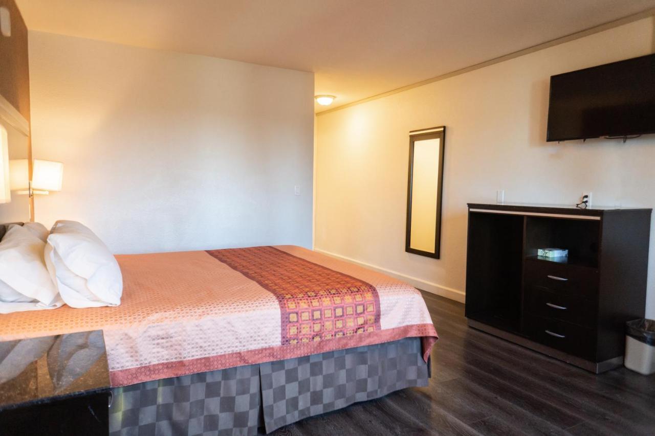 Maywood Inn Dış mekan fotoğraf